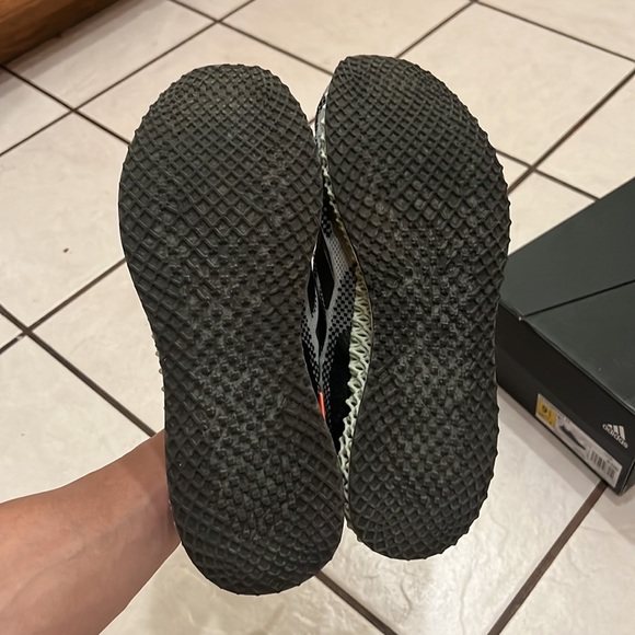 Slightly used MEN’s ADIDAS 4D Running Shoes size 9 - Picture 6 of 7